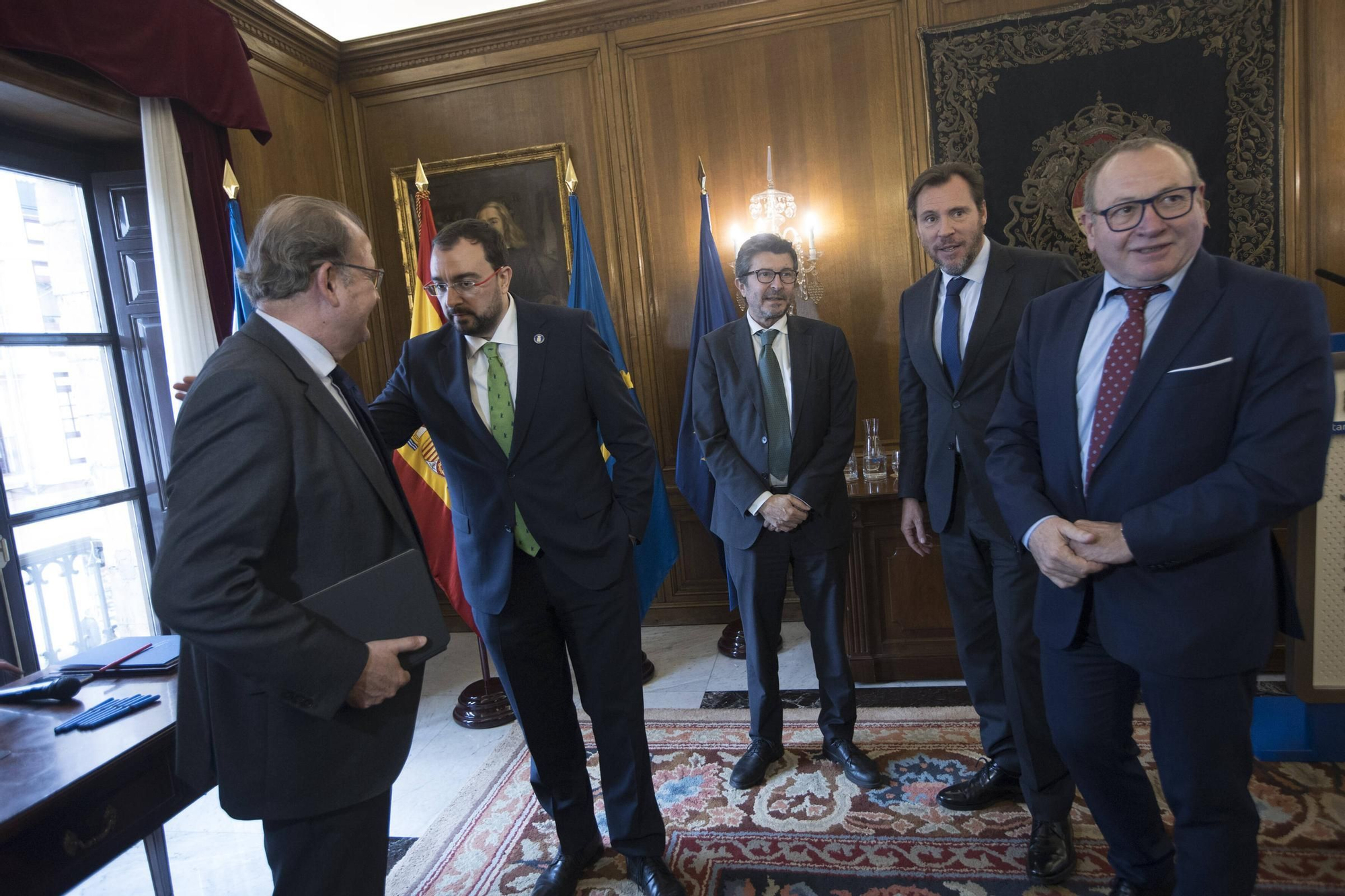 EN IMÁGENES: Así ha sido la visita a Avilés de Óscar Puente, ministro de Transportes y Movilidad Sostenible