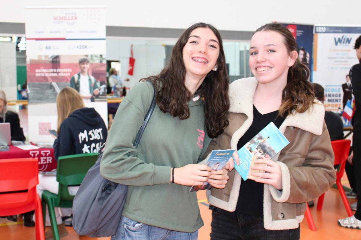 Proyección internacional y orientación universitaria global.