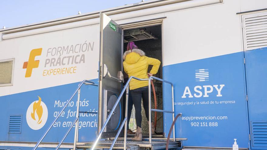 15 trabajadores municipales realizan un curso de extinción de incendios en Benavente