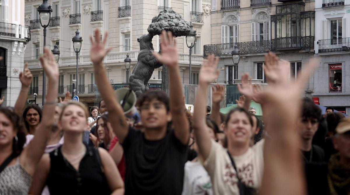 En imágenes | Acampada en la Puerta del Sol en protesta por la situación de la vivienda en España