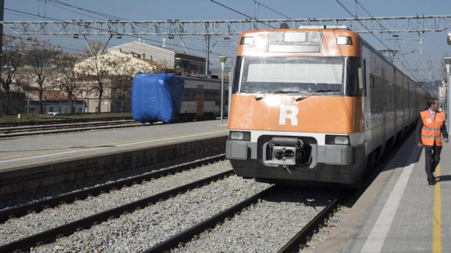 Un tren a l&#039;estació de Renfe de Sant Vicenç