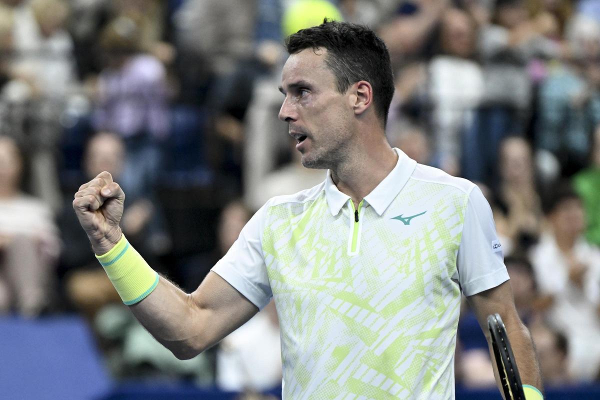 Bautista celebra un punto