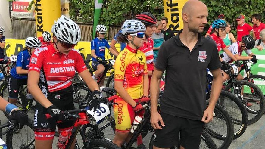 Sara Yusto, esperando para tomar la salida en el Europeo.