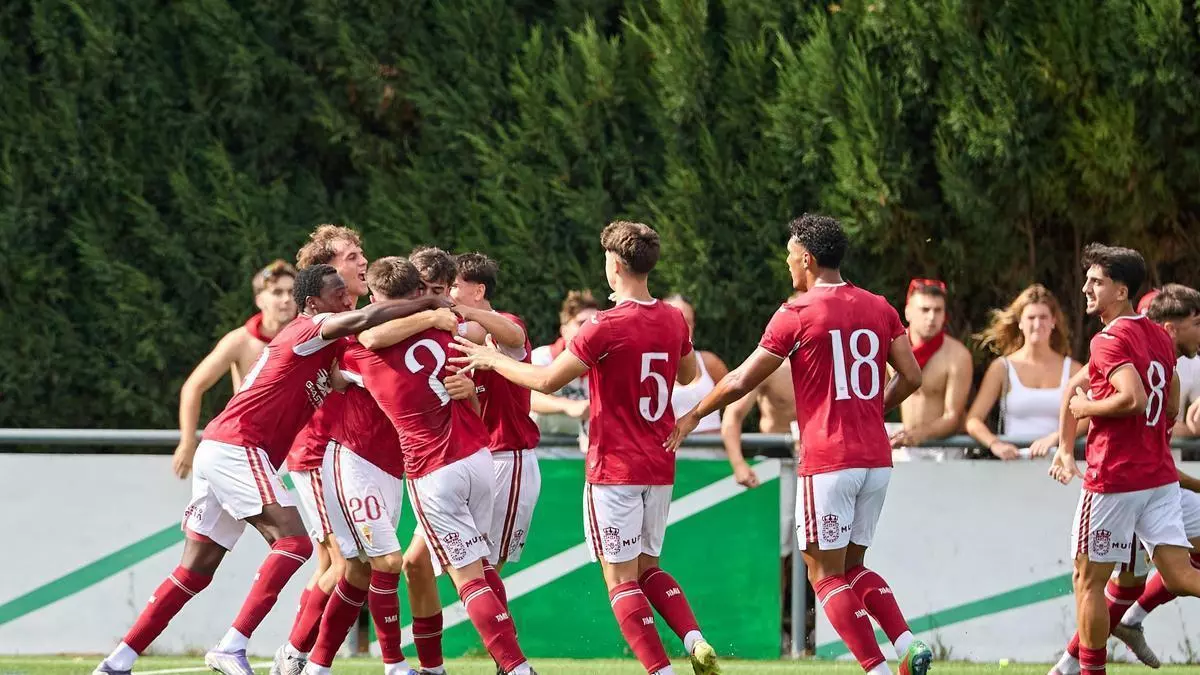 El Real Murcia Imperial logra un ascenso histórico