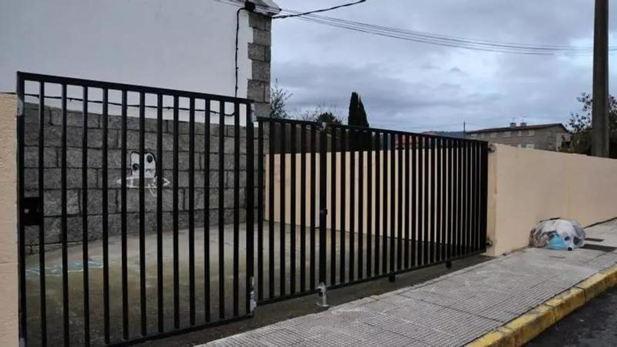 Una de las entradas del colegio.