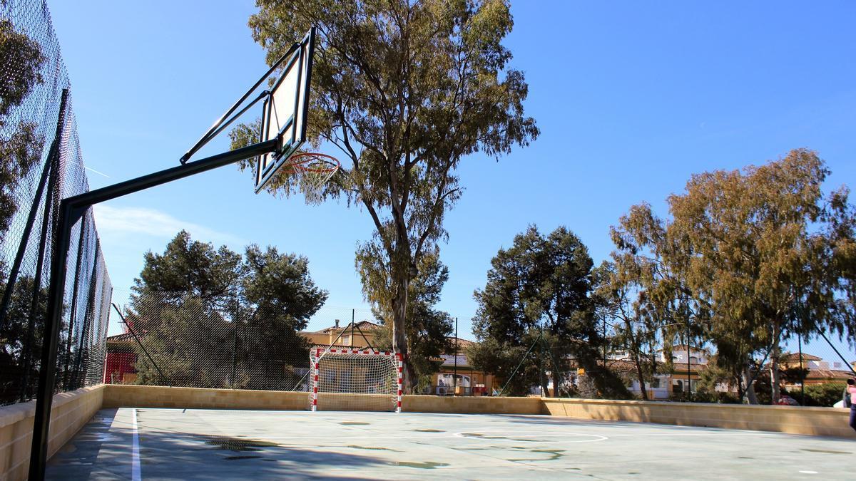 La pista de pádel de Nueva Atalaya se construirá junto a la de fútbol.q