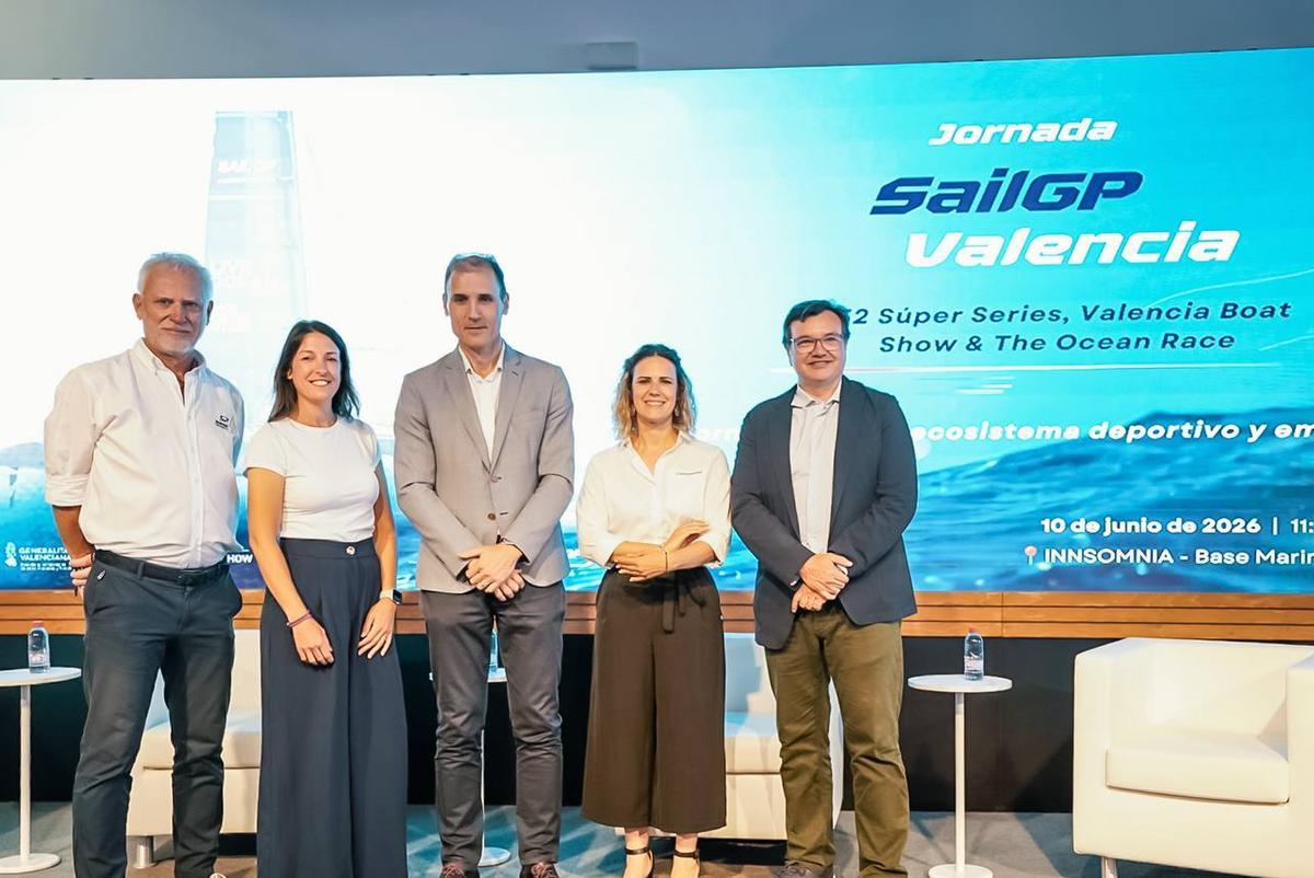 Tony Alquézar, CEO de Los Gallos SailGP team, equipo español de SailGP; Estefania Esteve, directora financiera de The Ocean Race; Luis Cervera, director general de Deporte de la GVA; Isabel Gil, directora del Valencia Boat Show y Lars Böcking, director de comunicación, marketing y sostenibilidad de las 52 SUPER SERIES
