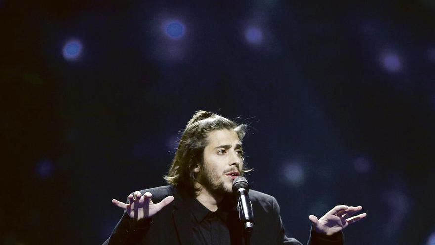 El cantante luso, durante su actuación en Eurovisión. // Efe