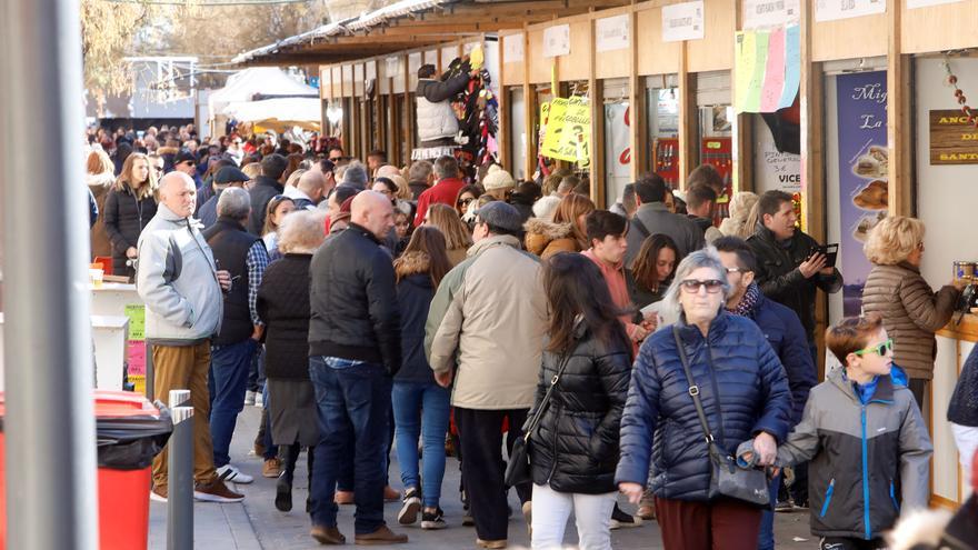 Albal inaugura una feria que «crece» para convertirse en «un éxito y ser referente»