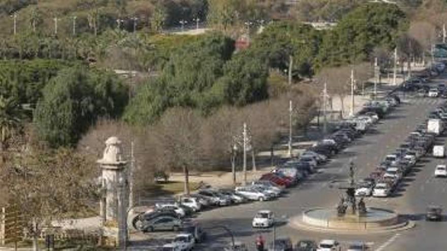 Vista del Paseo de la Alameda con el Puente de Calatrava.