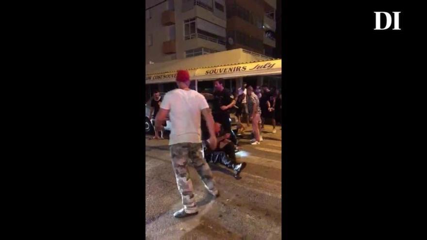 Multitudinaria pelea en Ibiza donde agreden a policías