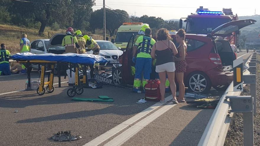 Un accidente múltiple cerca de Plasencia causa cinco heridos