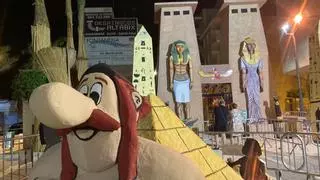 Egipto es protagonista en la espectacular hoguera "Els Milotxes" de Guardamar del Segura