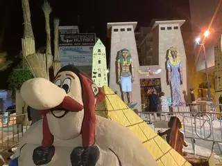 Esta es la espectacular hoguera vecinal de Els Milotxes de Guardamar consagrada a Egipto