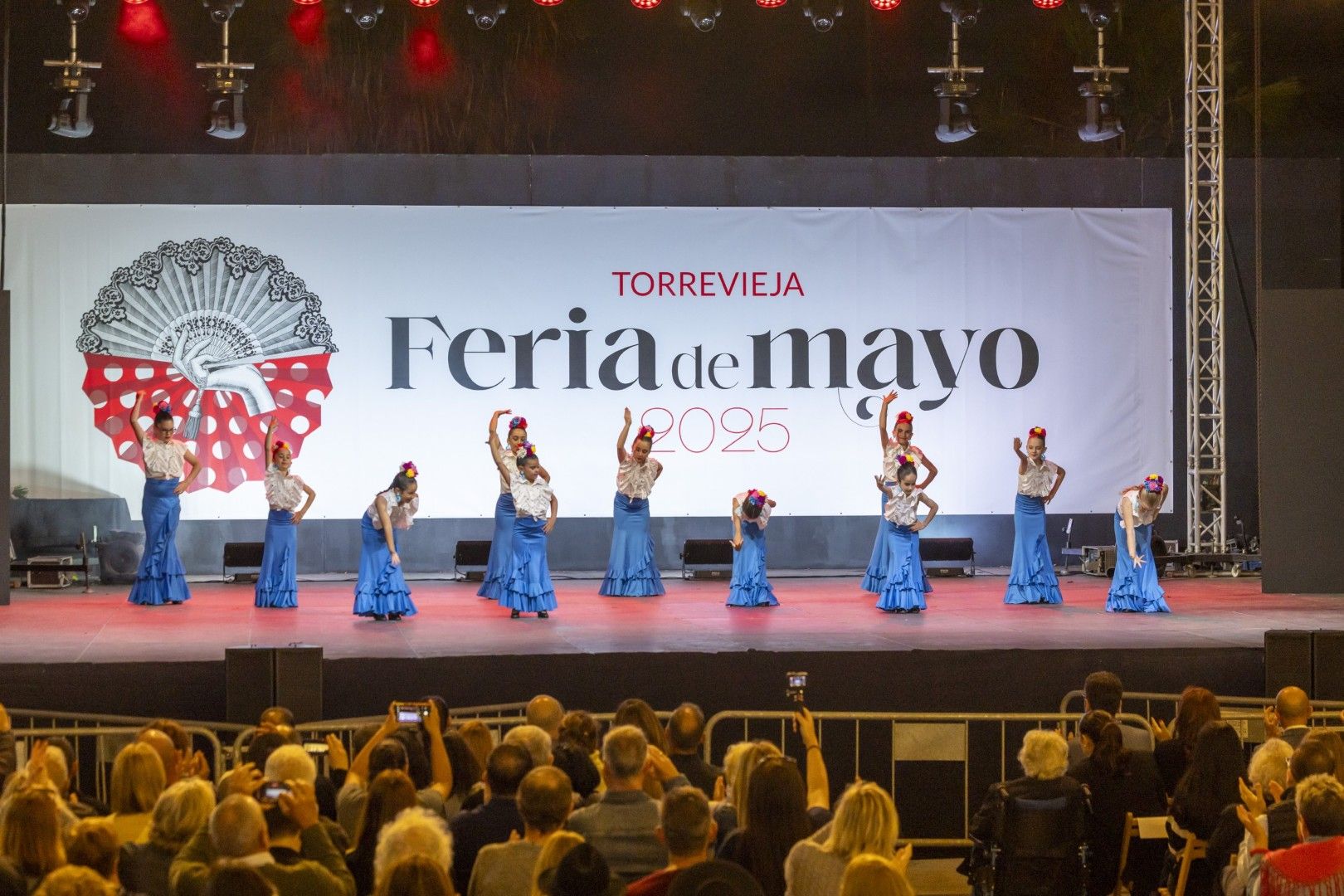 Por sevillanas en la Feria de Mayo de Torrevieja 2025