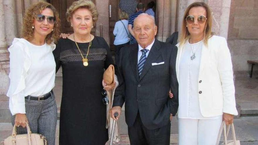 Cándido y María Teresa, bodas de diamante en Covadonga