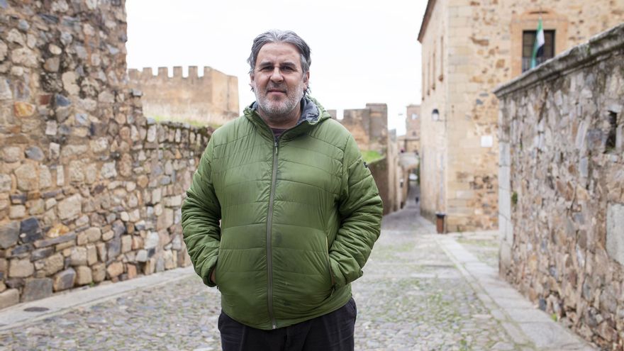 Habla el expresidente de la parte antigua: &quot;Si no se actúa con los apartamentos turísticos, Cáceres tendrá un problema como Madrid o Barcelona&quot;