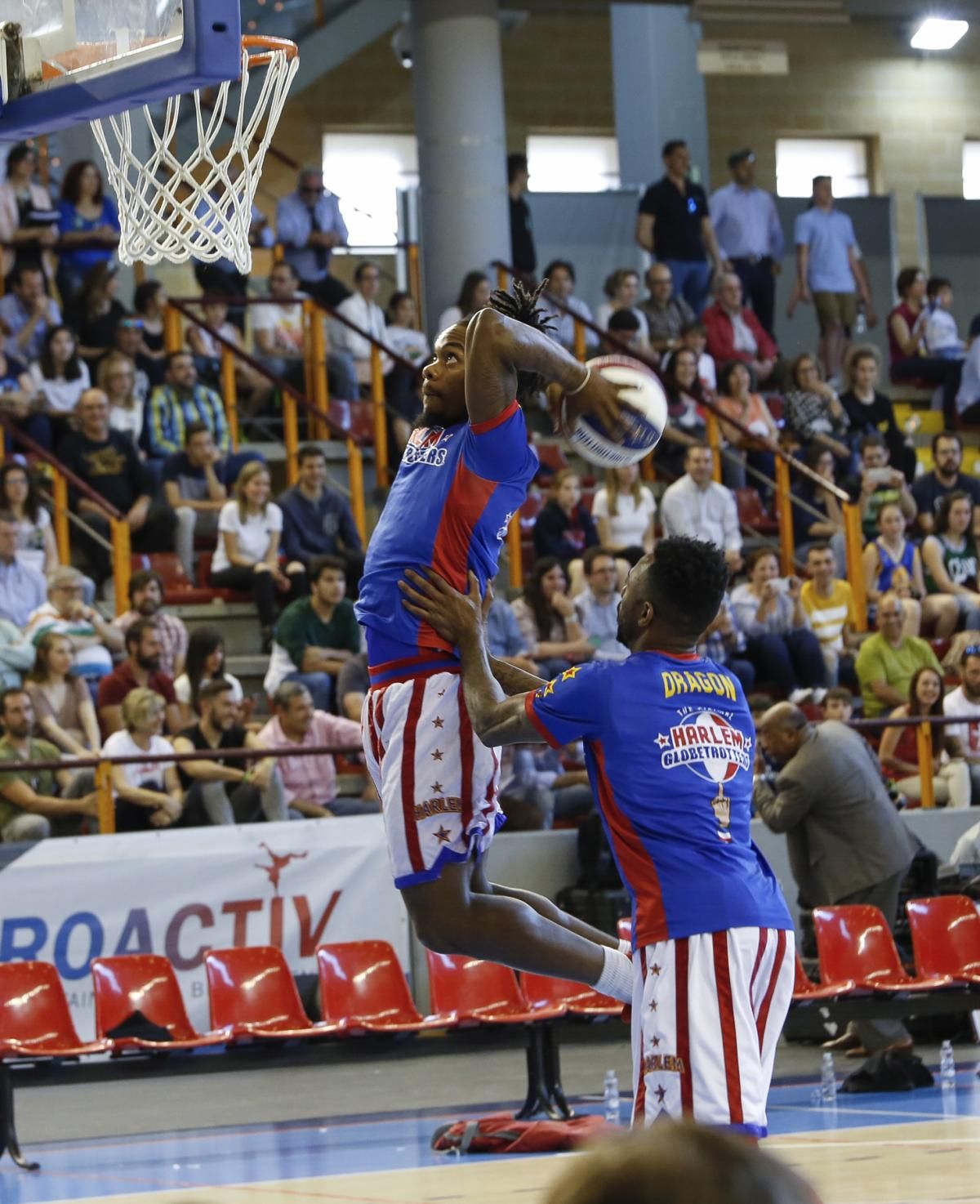 Los Globetrotters dan espectáculo en Vista Alegre