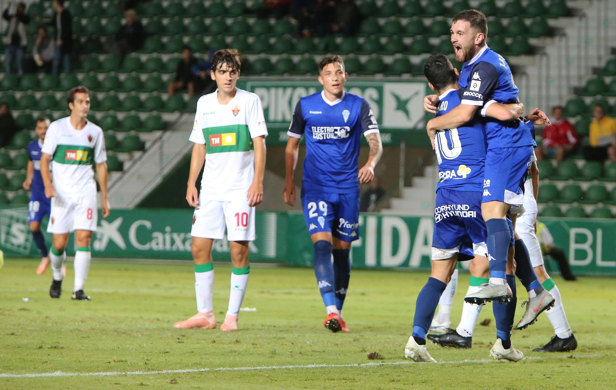 Javi Galán celebra su último gol con el Córdoba CF, en Copa del Rey, en el 1-4 al Elche en el Martínez Valero.