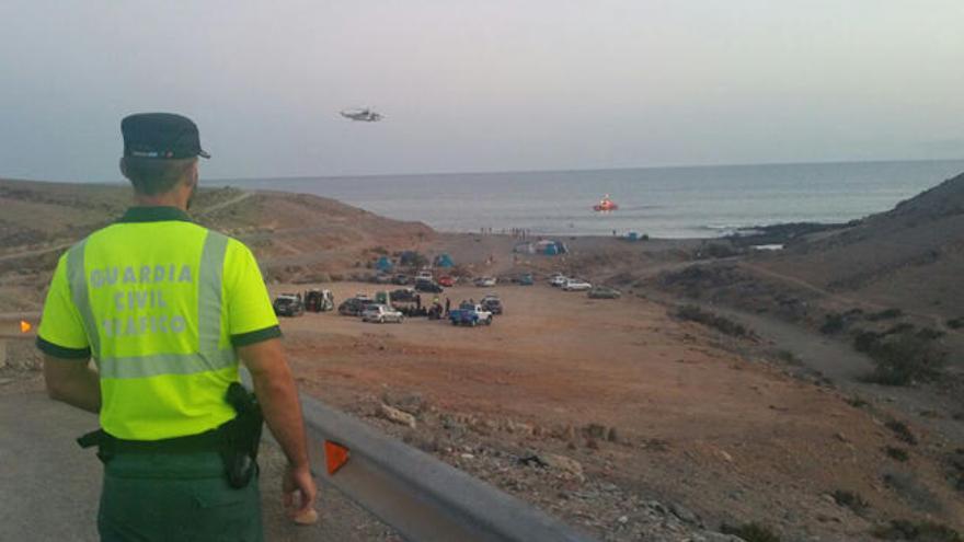 Llega una patera a una playa de San Bartolomé de Tirajana