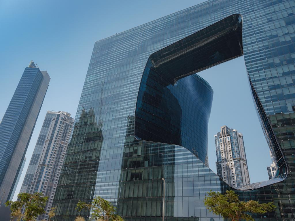 El emblemático edificio Opus, diseñado por Zaha Hadid