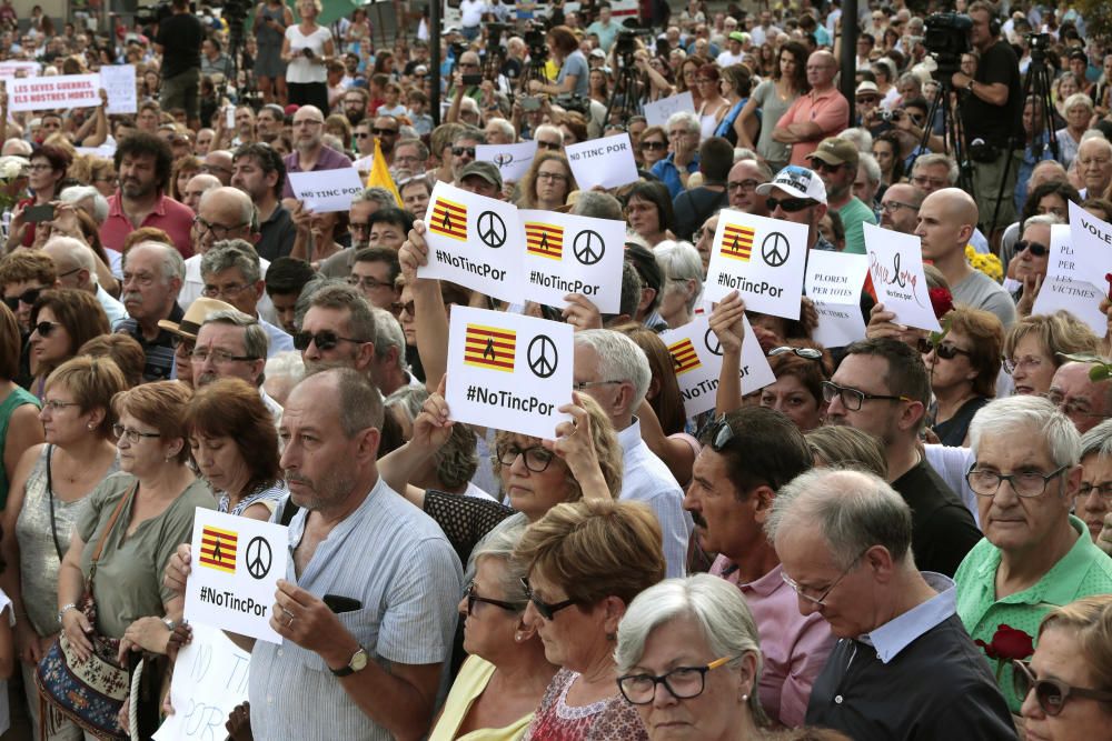 Ripoll fa un pas endavant i clama per la pau i contra el terrorisme