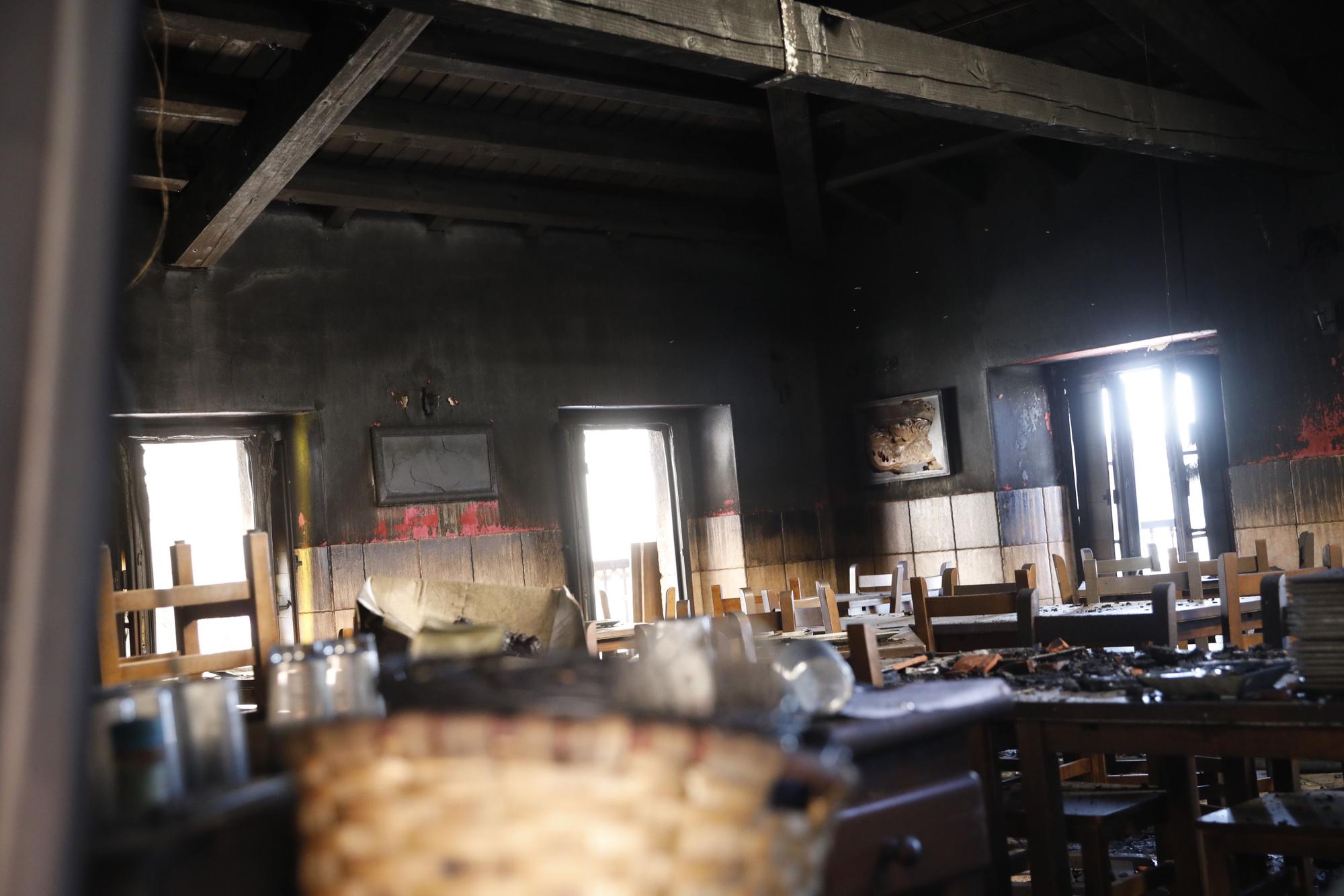 Así quedó el bar el Mercante tras el incendio