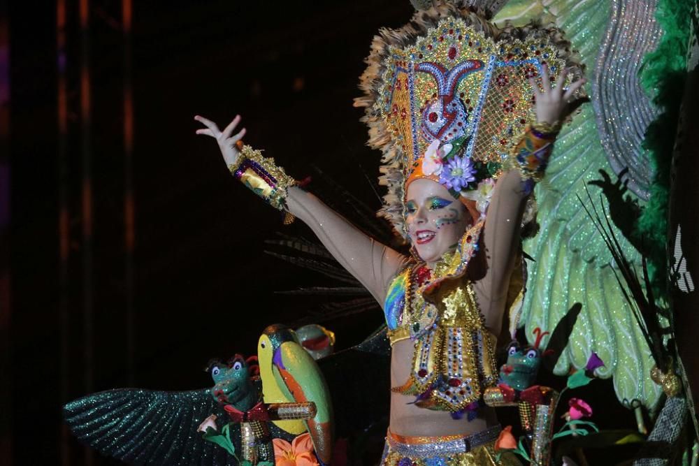 Andrea Guerrero, de la comparsa Los Gnomos, reina infantil del Carnaval de Cartagena 2017