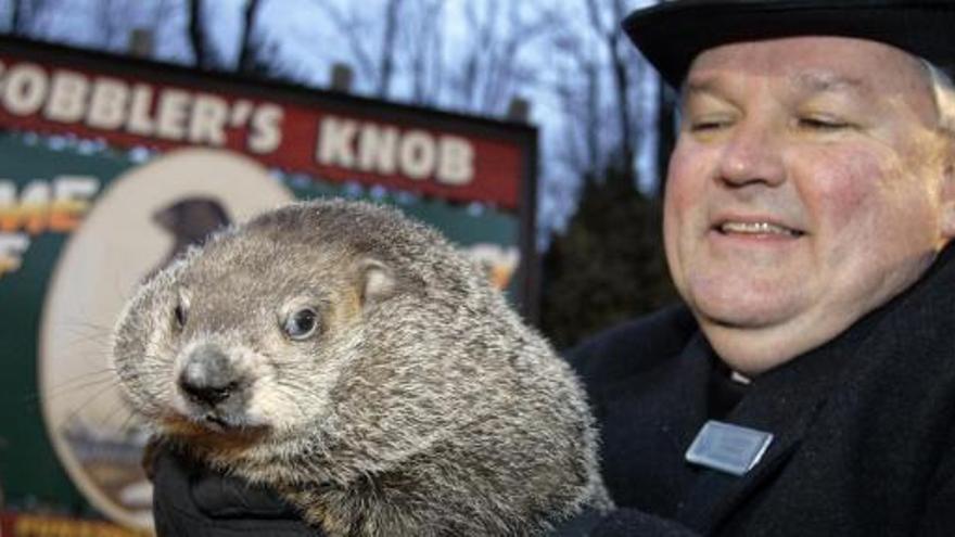 Phil erró en su pronóstico del tiempo.