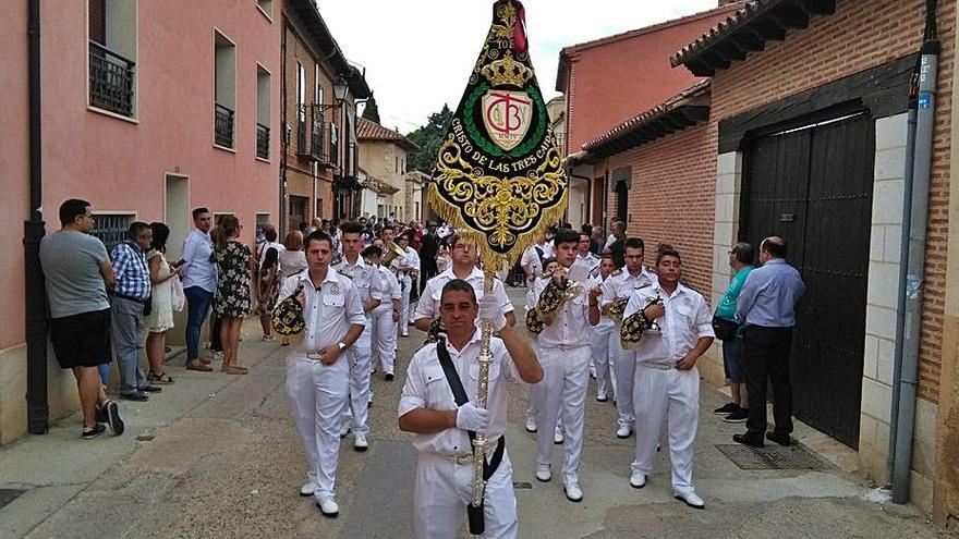 La Banda de Cornetas, durante una procesión celebrada en Toro. | M. J. C.