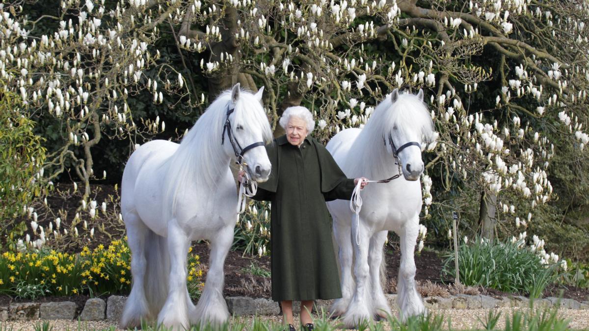 Isabel II cumple 96 años