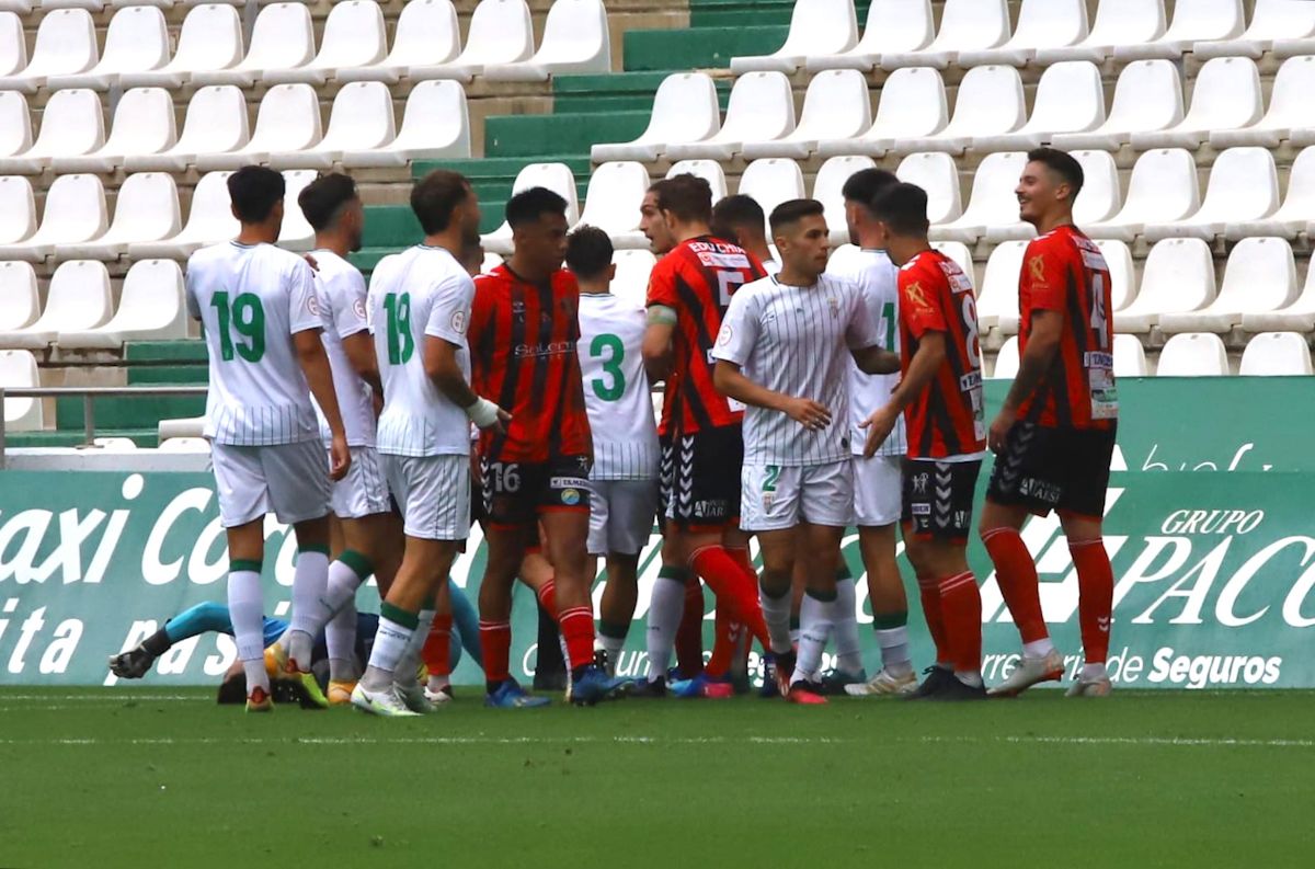 El Córdoba CF B en la final contra el Puente Genil, en imágenes