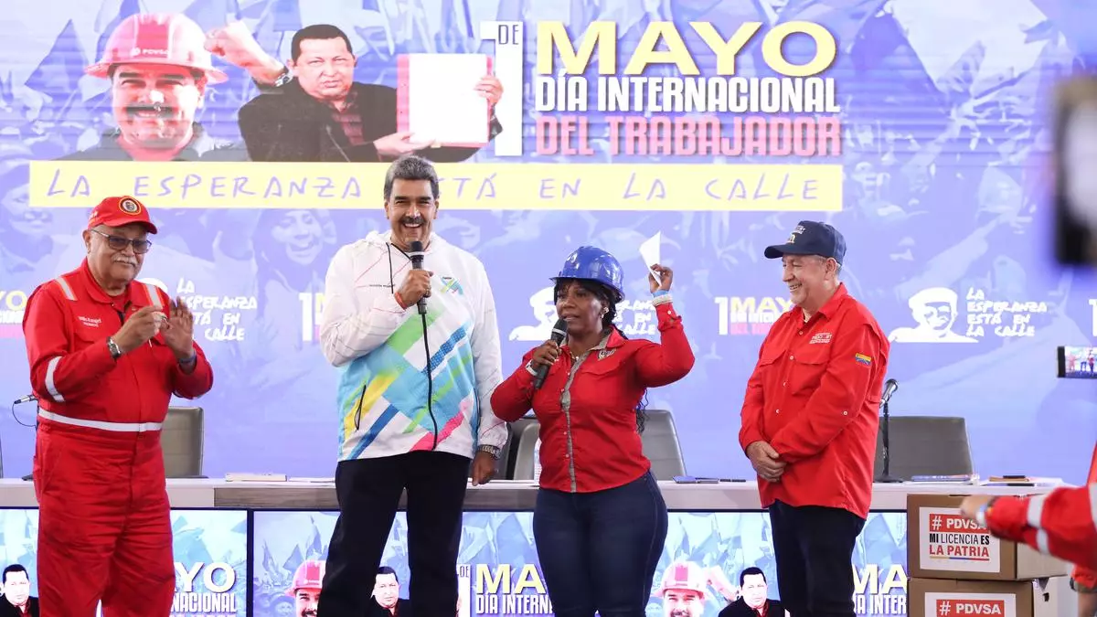 Maduro anuncia un polémico aumento del ingreso básico a tres meses de las elecciones