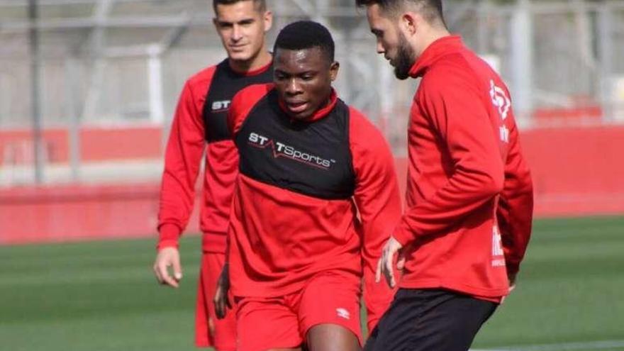 Ndi, en un entrenamiento con el Mallorca.