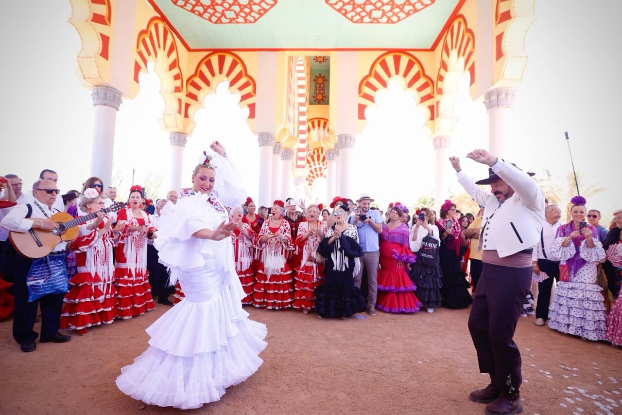 La Feria entra en calor con todas las mesas llenas