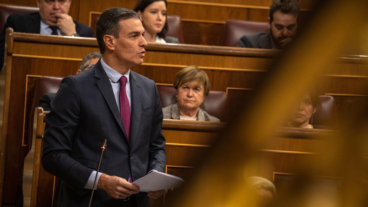 Pedro Sánchez, en su escaño del Congreso.