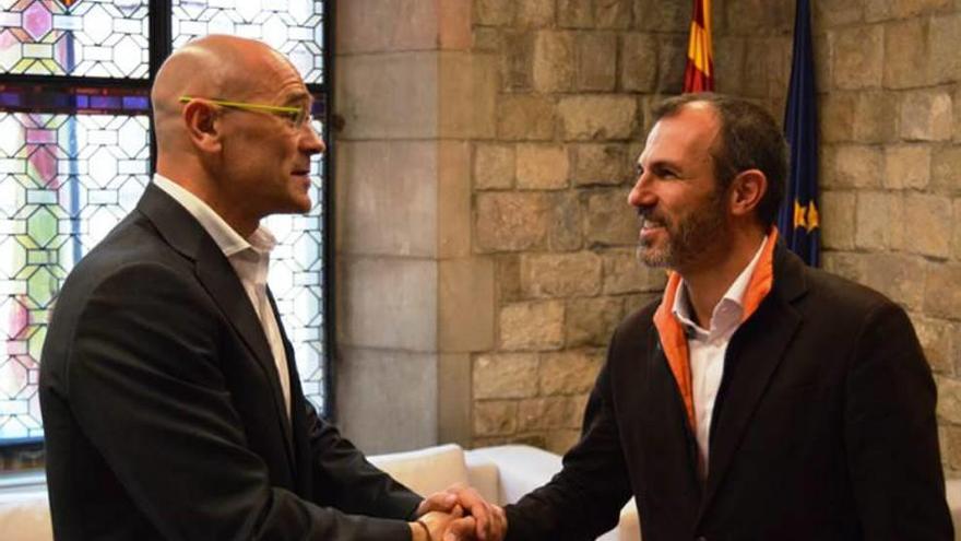 El vicepresidente balear, Biel Barceló, ayer con el conseller catalán Raül Romeva.