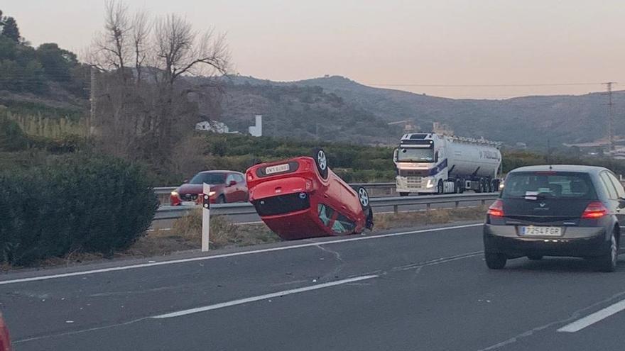 Dos accidentes dejan más de 10 kilómetros de colas en la A-7