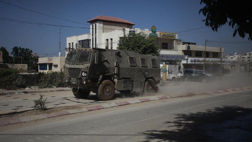 El Ejército israelí ataca a la delegación internacional en Cisjordania en la que se encuentran Asens y Colau