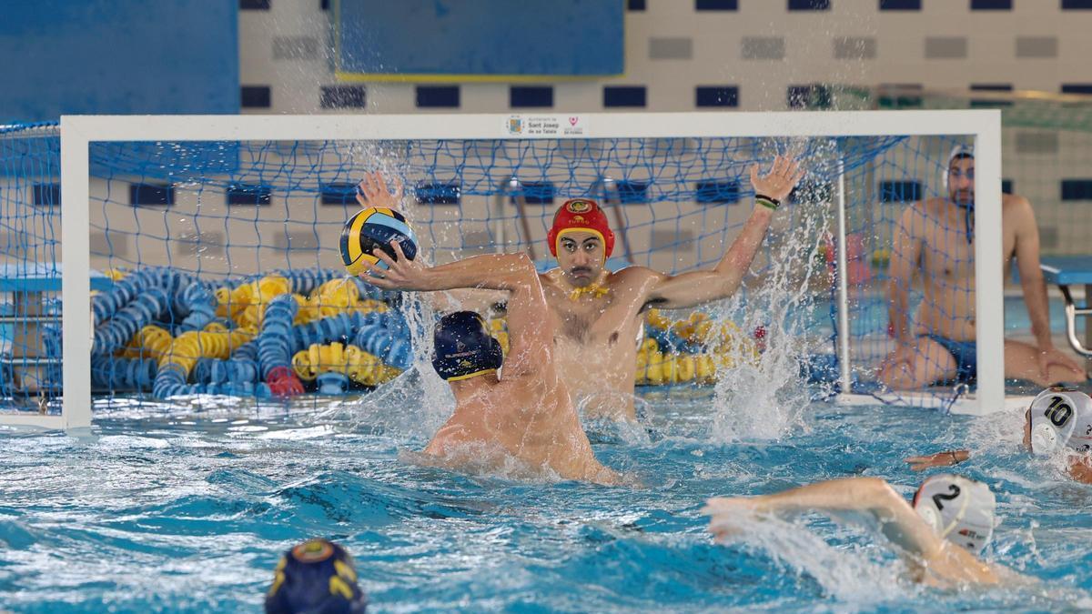 20 aniversario del Club Waterpolo en la piscina de Sant Josep