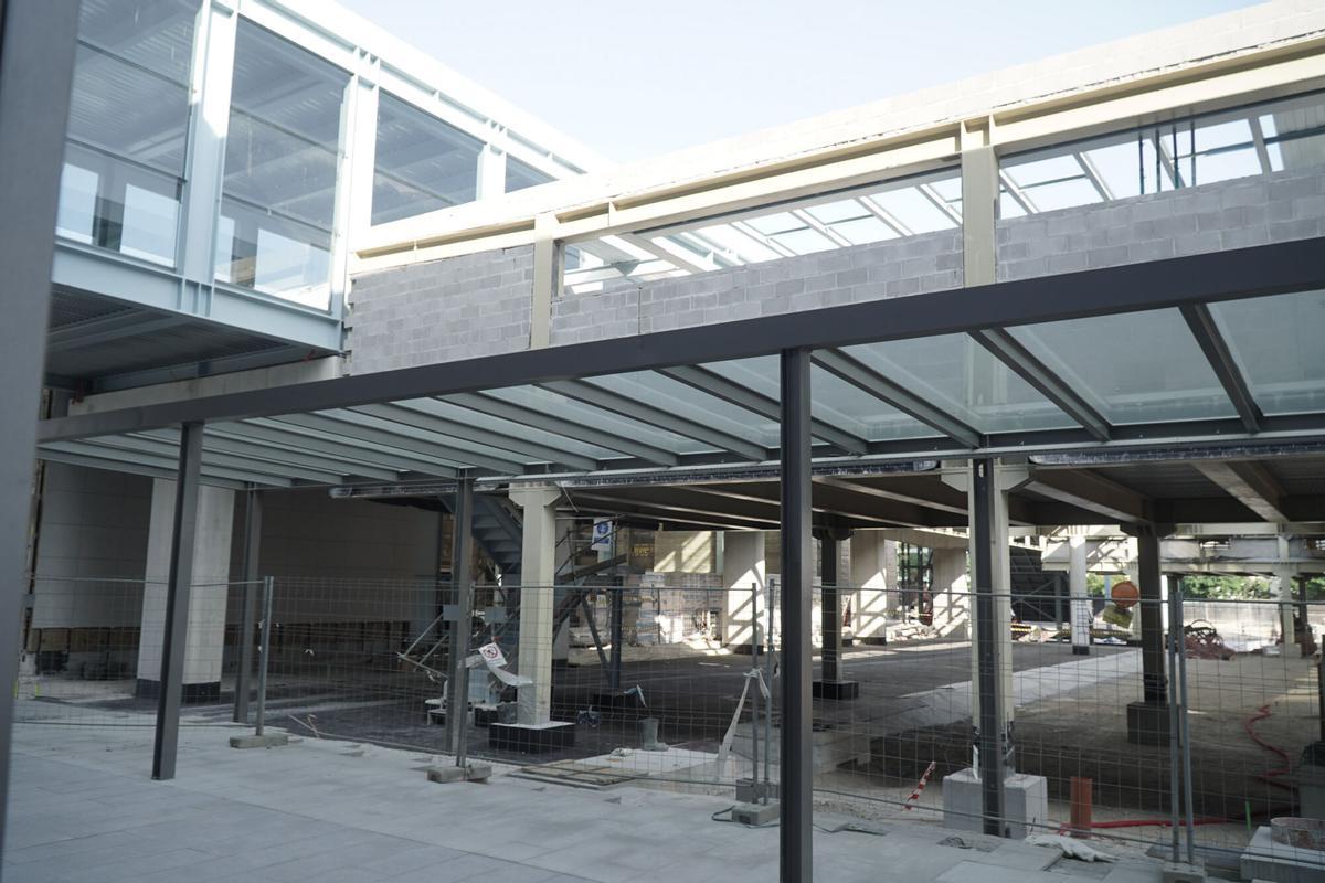 La nueva estación de tren de A Coruña encara la recta final de sus obras, que el Administrador de Infraestructuras Ferroviarias (Adif) prevé terminar a finales de año. La nueva estación de tren de A Coruña encara la recta final de sus obras, que el Administrador de Infraestructuras Ferroviarias (Adif) prevé terminar a finales de año.