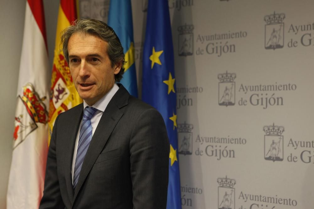 Visita a Gijón del Ministro de Fomento, Íñigo de la Serna