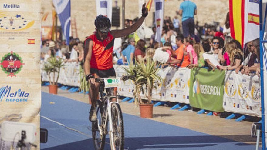 Miguel Capo y Santiago Montoya, ganadores de la popular Carrera Africana de la Legión en Melilla