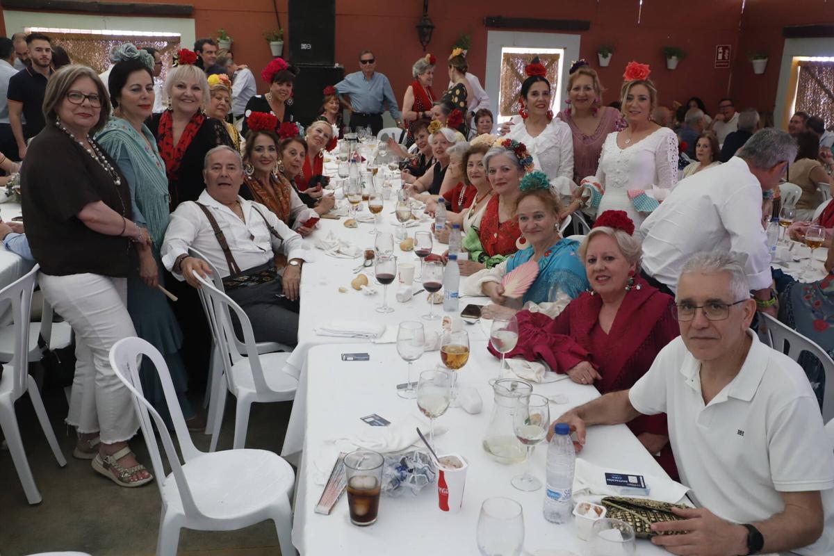 Lunes de comidas de amigos y empresas en la Feria Lunes de comidas de amigos y empresas en la Feria