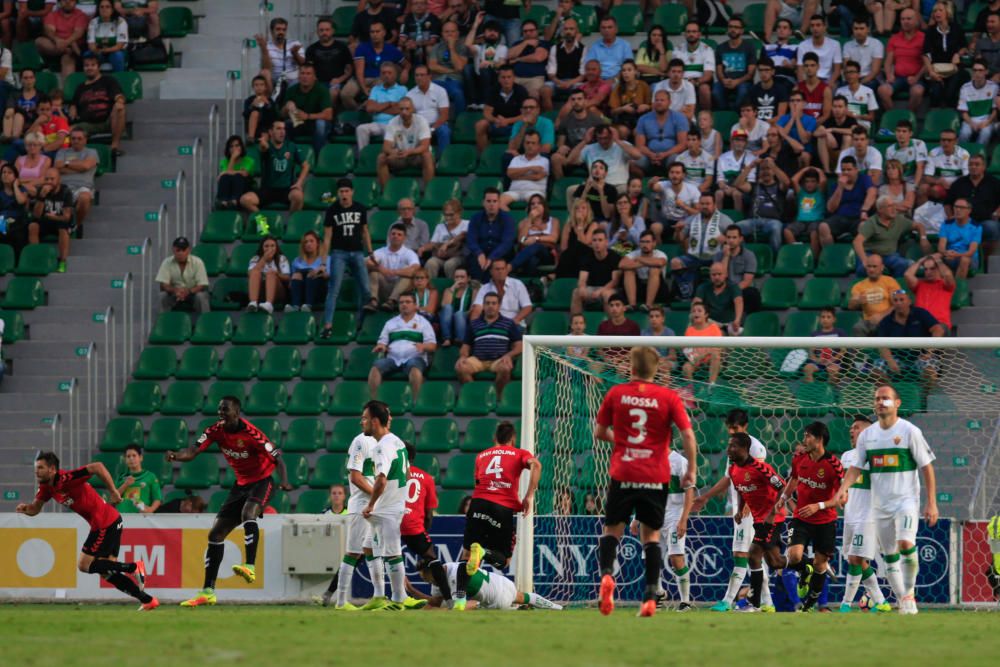 Elche y Nàstic empatan en el Martínez Valero