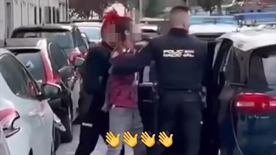 La detención del joven que pateó la cabeza de un discapacitado en Alcoy para robarle el móvil