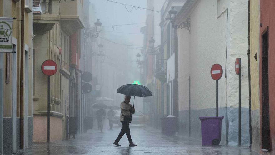 Los huracanes y ciclones duplican su presencia en las cercanías de Canarias