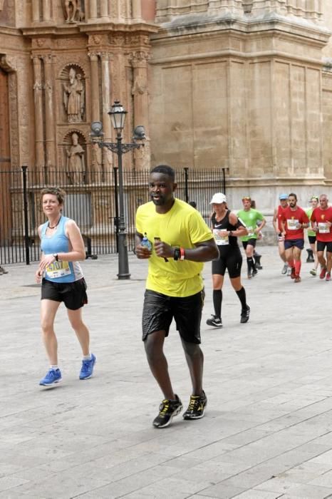 9.000 Läufer aus 49 Ländern gingen am Sonntag den 15.10. an den Start. In der Marathon Disziplin gingen die Deutschen leer aus.