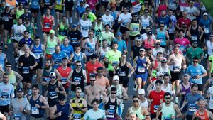 Vista de la salida del Rocknroll Running Series de Madrid que consta de una maratón, una medio maratón y los diez kilómetros.