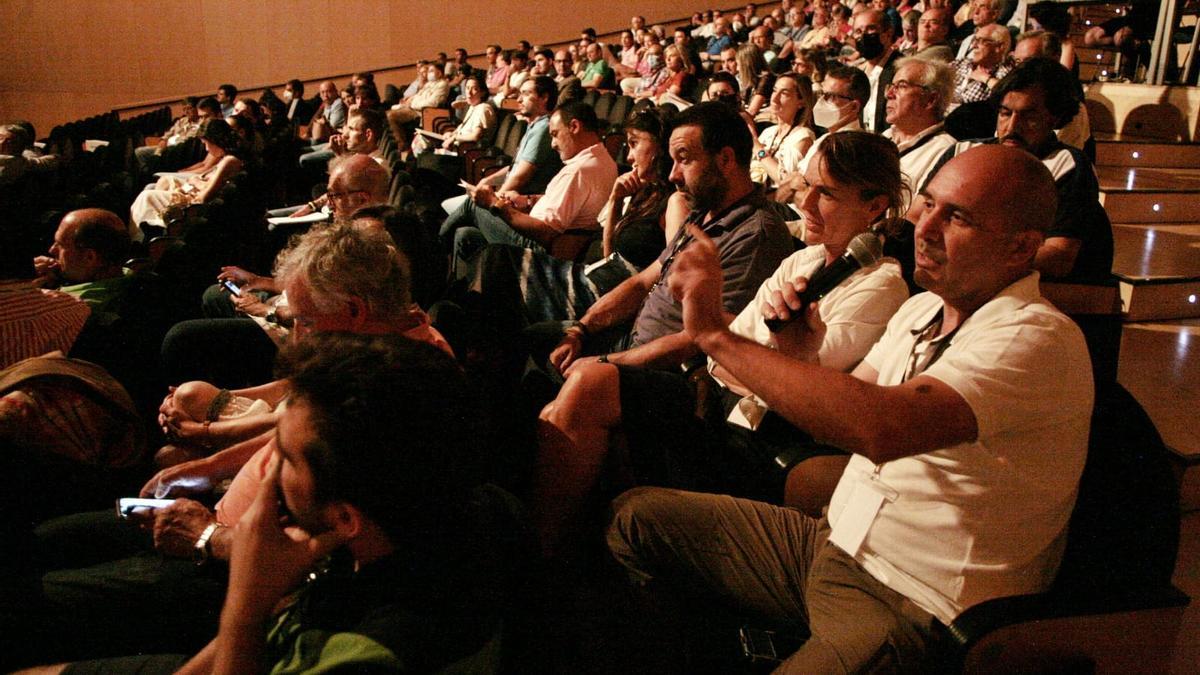 Primera jornada del congreso mundial taurino de veterinaria, celebrado en el Auditorio de Castelló.